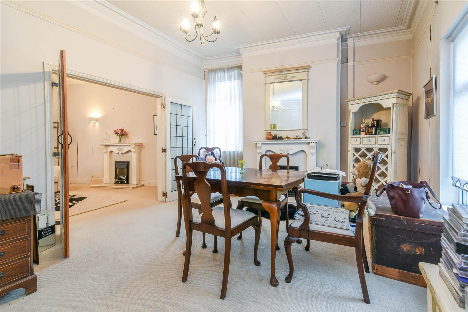 3 bed property in Railway Road, Chorley